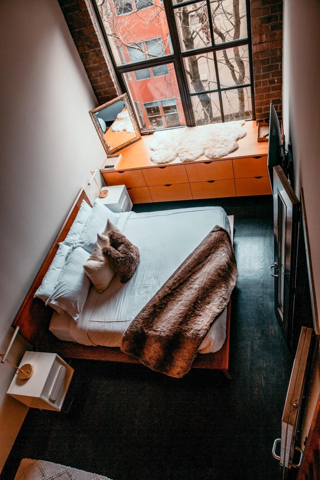 Apartment Massive Downtown - Free Parking! Seattle